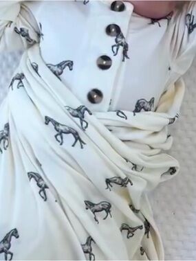 ISO RYDER Lou Lou & Company SWADDLE Black Horse Print